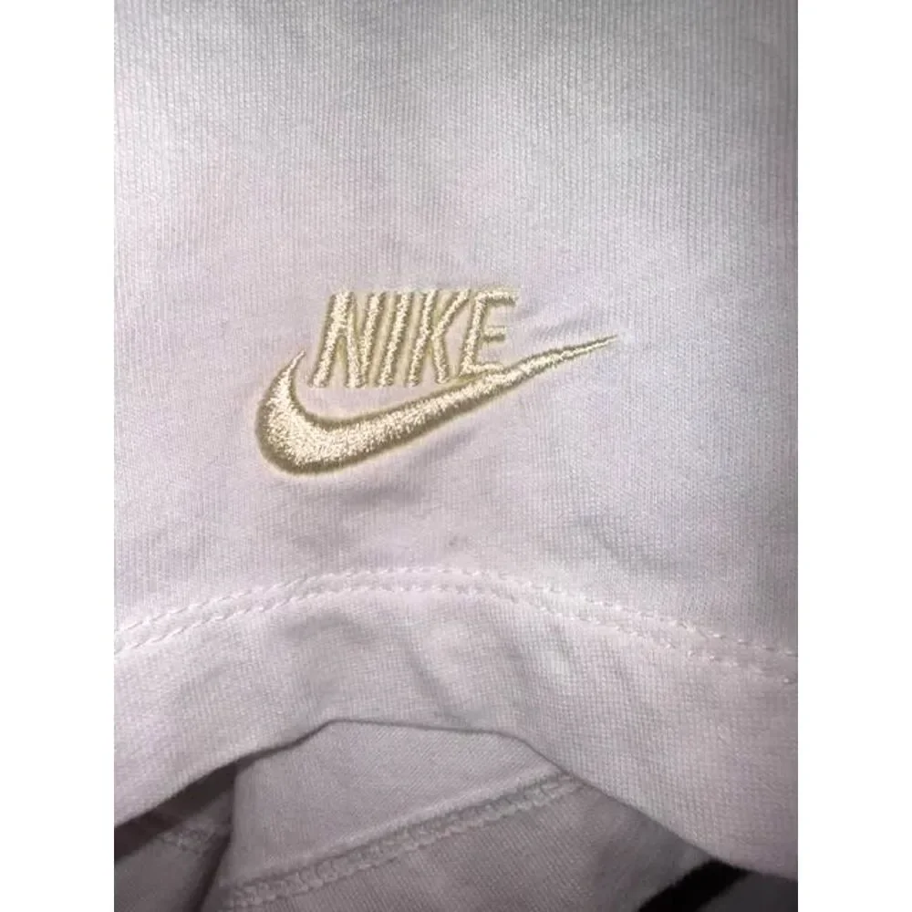 Nike NSW Club Essentials Futura Embroidered Stacked Logo Tee Men's XXL | Comfy